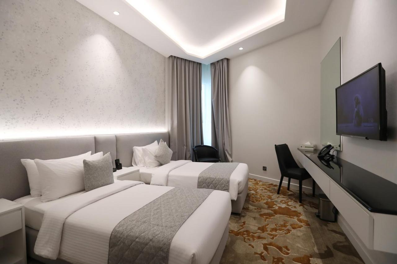 Estay دبي
